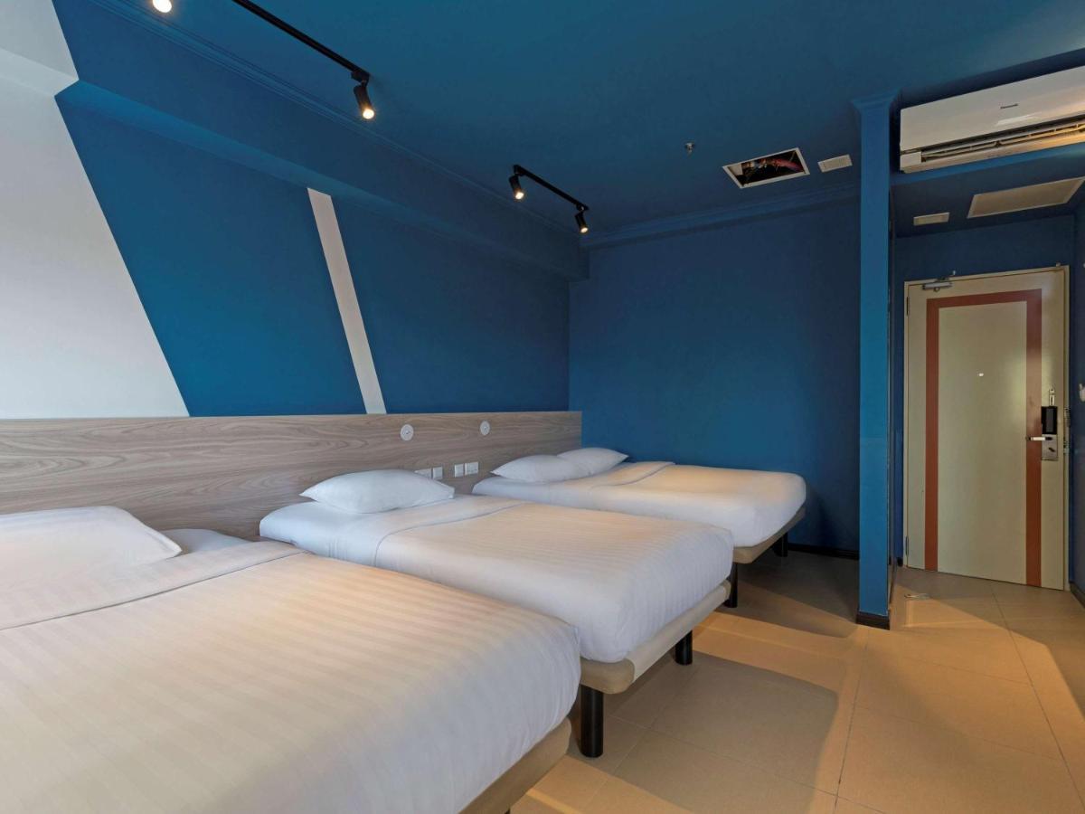 Ibis Budget Riverside 3*