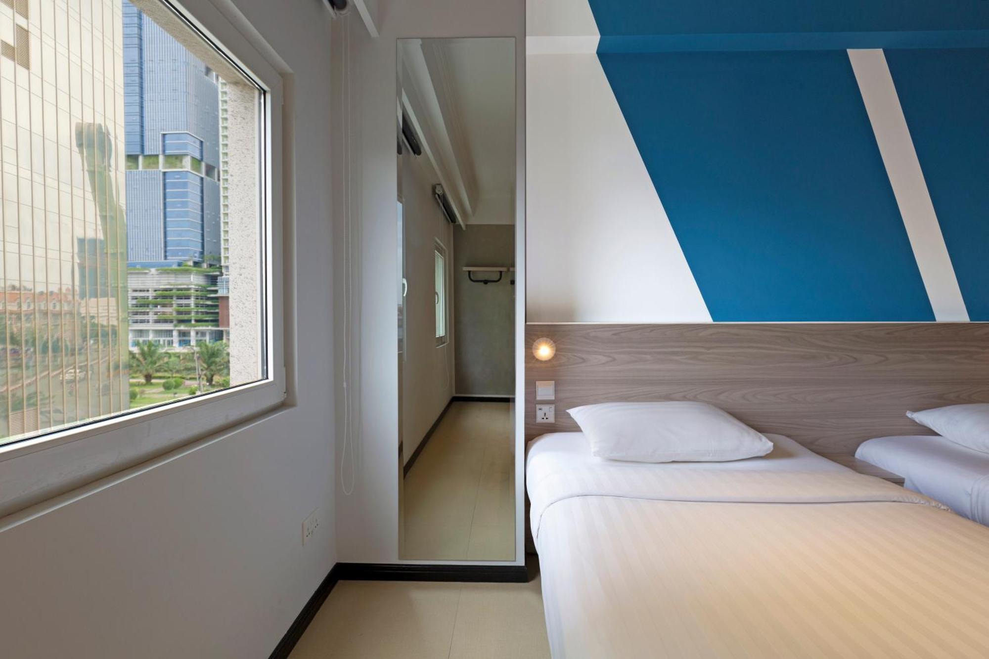 Hotel Ibis Budget Riverside 3*